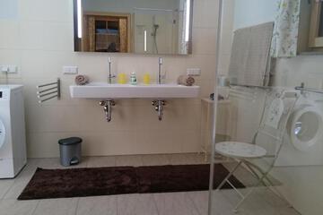 Photo 34
