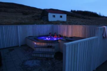Private spa tub