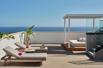 Beach/ocean view