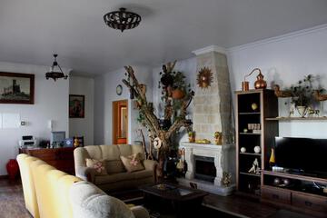Photo 33