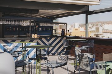 Poolside bar