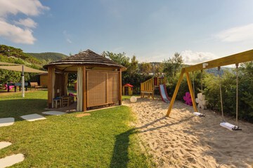 Children's play area - outdoor