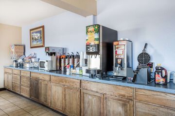 Breakfast/Coffee Service 9 of 12