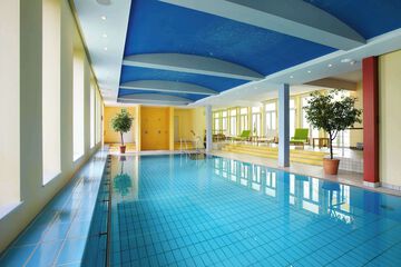 Exercise/lap pool
