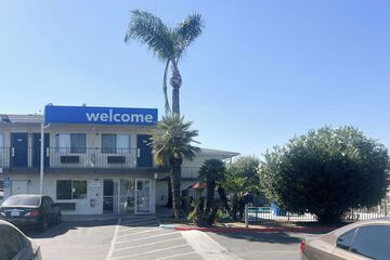 Motel 6 Tulare CA