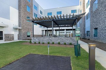 Pet-friendly amenities