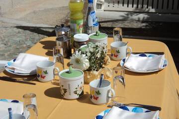 Breakfast area