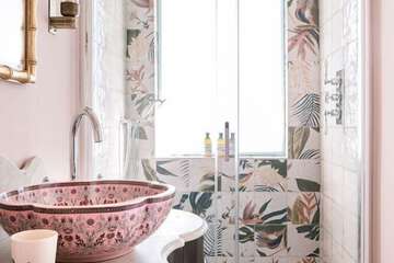 Bathroom sink