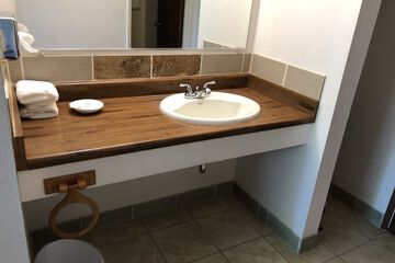 Bathroom sink
