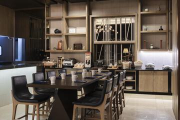 Breakfast area