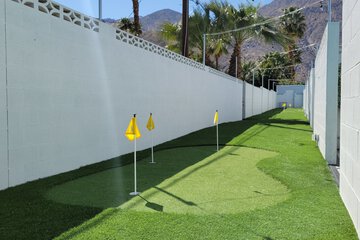 Mini-golf