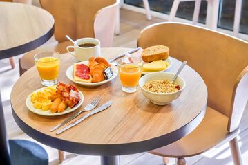 Breakfast meal