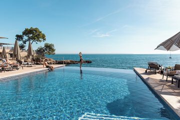 Infinity pool