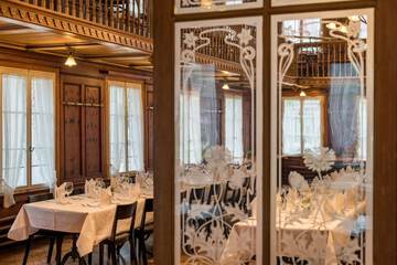 Banquet hall