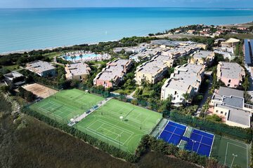 Tennis court
