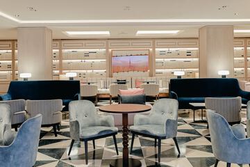 Lobby lounge
