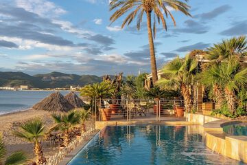 Infinity pool