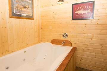 Jetted tub