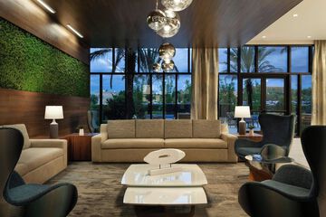 Lobby lounge
