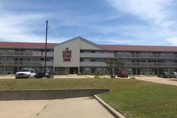 Lone Star Inn
