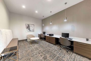 Business Center 28 of 29