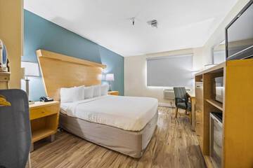 Days Inn by Wyndham Woodland