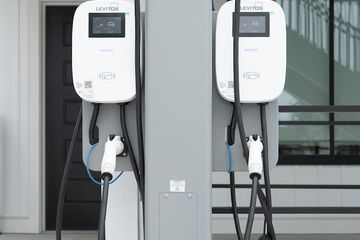 Electric vehicle charging station