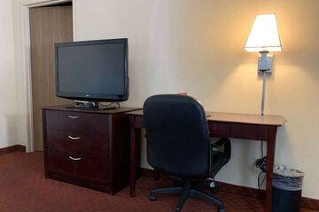 Room 27 of 39