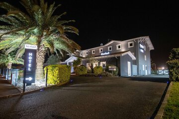 Front of property - evening/night