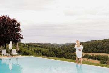 Infinity pool