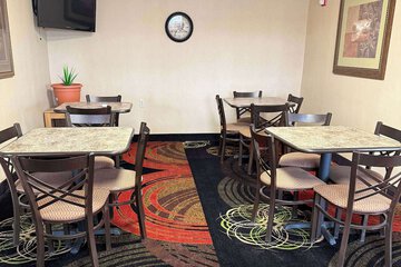 Breakfast/Coffee Service 18 of 19