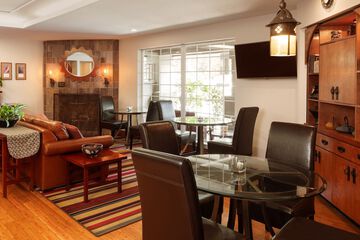 Hotel Interior 7 of 32