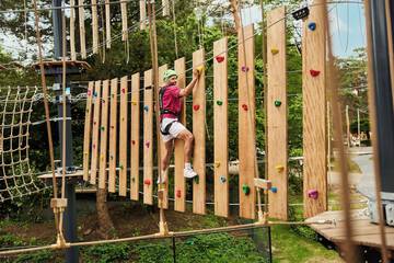 Ropes course (team building)