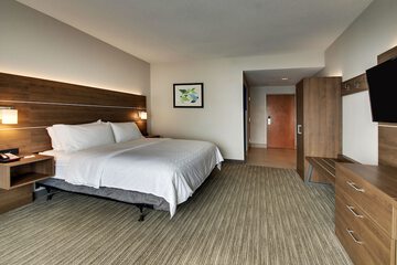 Room 37 of 61