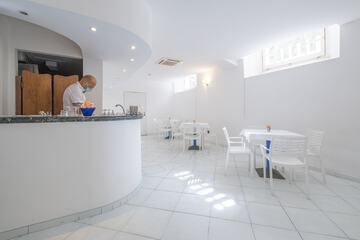 Snack bar