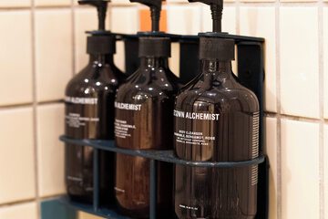 Bathroom amenities