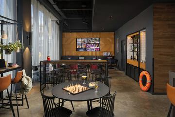 Lobby lounge