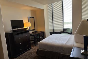 Room 11 of 38