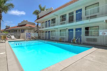 Motel 6-Carlsbad CA - East Near LEGOLAND
