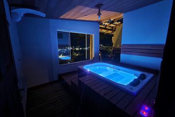Private spa tub