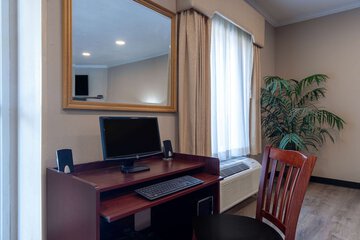 Business Center 52 of 55