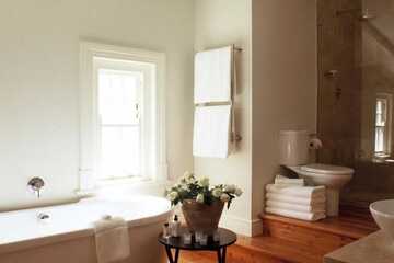 Deep soaking bathtub