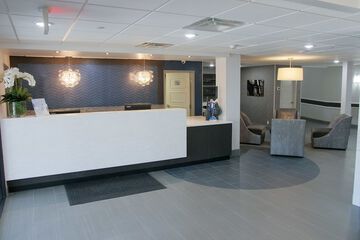 Check-in/check-out kiosk