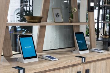 Check-in/check-out kiosk