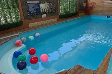 Indoor/outdoor pool