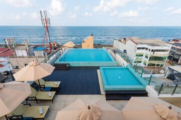Rooftop pool