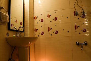 Bathroom amenities