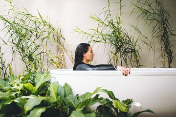 Private spa tub