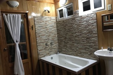 Jetted tub