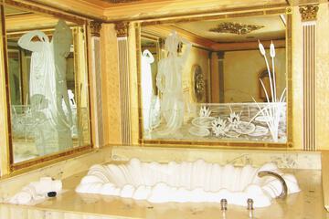 Deep soaking bathtub